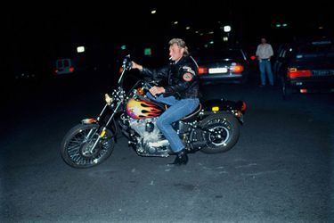 Johnny Hallyday lors de la soiree Harley Davidson  Willie G  Davidson y presente la Hog Harley Davidson  Paris, FRANCE   17 06 1991