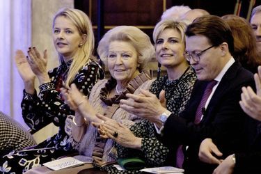 Les princesses Mabel, Beatrix et Laurentien et le prince Constantijn des Pays-Bas à Amsterdam, le 6 décembre 2017