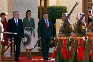 La reine Rania et le roi Abdallah II de Jordanie avec Joachim Gauck et Daniela Schadt à Amman, le 7 décembre 2015