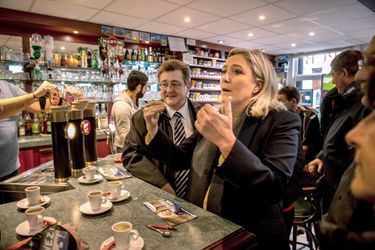 Marine Le Pen en campagne à Senlis, dans l'Oise, vendredi dernier.