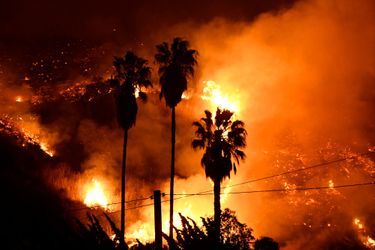 Les flammes ravagent la Californie. 
