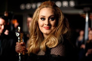 Adele reçoit l&#039;Oscar pour la chanson &quot;Skyfall&quot; à Hollywood, le 24 février 2013.