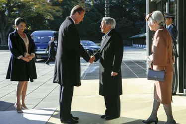 La princesse Alexandra et le grand-duc Henri de Luxembourg avec l'empereur Akihito et l'impératrice Michiko du Japon à Tokyo, le 27 novembre 2017