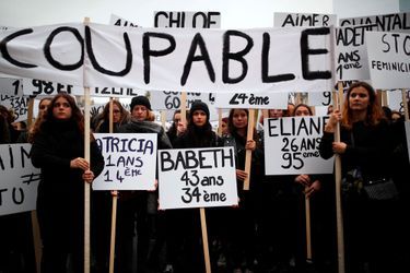 Lors de la marche contre les violences sexistes et sexuelles à Paris, samedi.