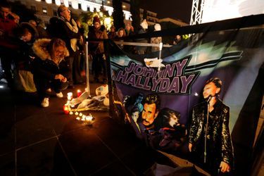 Rassemblement de fans de Johnny Hallyday à Nice