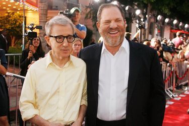 Woody Allen aux côtés de Harvey Weinstein lors de la première de Vicky, Cristina Barcelona.