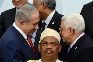 Le Premier ministre israélien Benjamin Netanyahou et le président de l'autorité palestinienne Mahmoud Abbas