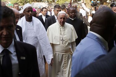 Le pape François accueilli à la mosquée centrale de Bangui