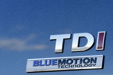 Un logo TDI, le nom commercial des moteurs diesel de Volkswagen.