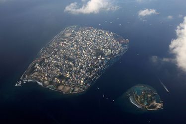 Malé, la capitale des Maldives, dans l&#039;océan indien. Ce petit pays de 400 000 habitants pourrait être largement submergé par la monté du niveau des océans si le réchauffement climatique n&#039;est pas contenu.