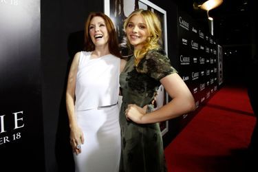 Duo de charme pour la première de "Carrie" - Julianne Moore et Chloe Moretz