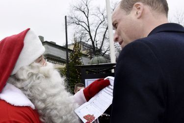 Le prince William a remis la lettre du prince George au Père Noël en Finlande, le 30 novembre 2017