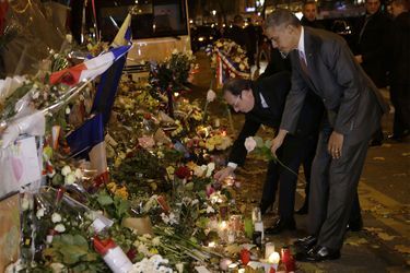 Barack Obama s’est recueilli devant le Bataclan - Avec François Hollande et Anne Hidalgo