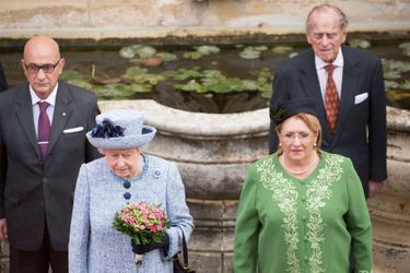 La reine Elizabeth II et le prince Philip avec Marie-Louise Coleiro Preca et son mari à Malte, le 26 novembre 2015
