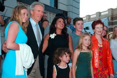 La famille Easwood à la première de "Blood Work" en août 2002
