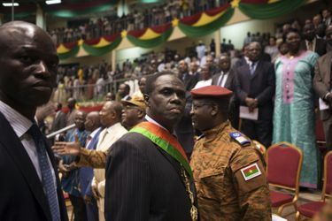 Michel Kafando, le président par intérim du Burkina Faso, est retenu au Palais présidentiel de Ouagadougou.