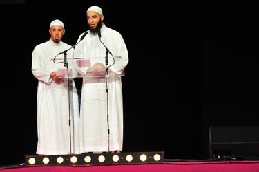 Samedi 12 septembre, Mehdi Kabir, de Villiers-sur-Marne (à g.), et Nader Abou Anas, imam au Bourget, s’expriment sur le statut de la femme dans l’islam.