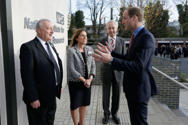 Le prince William au Royal Marsden NHS Foundation Trust à Sutton, le 18 novembre 2015