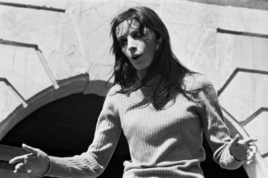 1969 : Marie Laforet dans la piece de theatre &quot;La Hobereaute&quot; de Audiberti