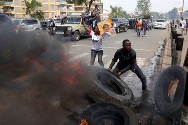 La police a dispersé des opposants venus saluer Raila Odinga à Nairobi, le 17 novembre 2017.