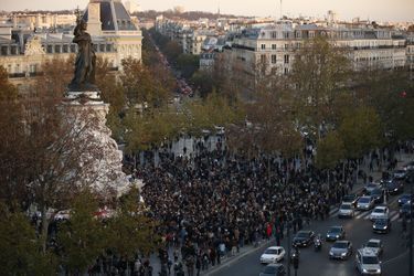 A République, les Parisiens n&#039;ont &quot;même pas peur&quot; après les attentats
