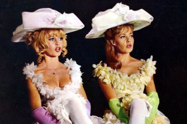 Brigitte Bardot et Jeanne Moreau dans "Viva Maria" de Louis Malle.