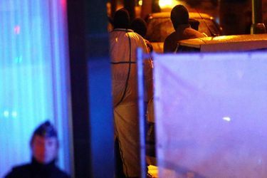 Nuit de recherches à Molenbeek, en Belgique, après les attentats de Paris