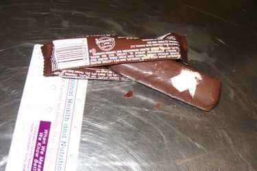 De la méthamphétamine dans les barres chocolatées, à l'aéroport de Los Angeles (juin 2012)