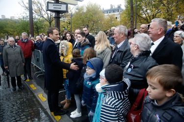 Emmanuel Macron commémore à Paris son premier 11-novembre en tant que président