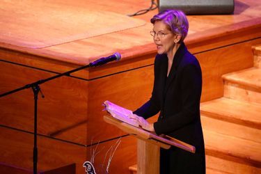 Elizabeth Warren aux funérailles d'Elijah Cummings à Baltimore, le 25 octobre 2019.