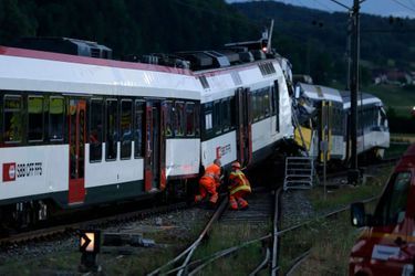 Collision de trains en Suisse: 1 mort, 26 blessés