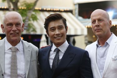 John Malkovich, Lee Byung-hun et Bruce Willis 
