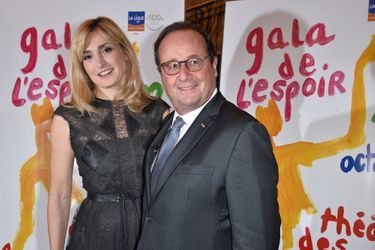 Julie Gayet et François Hollande au Gala de l&#039;Espoir de la Ligue contre le cancer au Théâtre des Champs-Elysées à Paris le 22 octobre 2019
