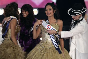 Valérie Bègue est sacrée Miss France 2008 à Dunkerque le 8 décembre 2007