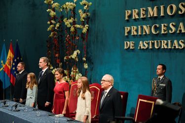 La princesse Leonor d'Espagne avec le roi Felipe VI, la reine Letizia et la princesse Sofia à Oviedo, le 18 octobre 2019