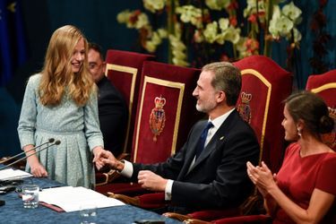 La princesse Leonor d'Espagne avec le roi Felipe VI et la reine Letizia à Oviedo, le 18 octobre 2019