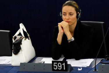 Animatrice télé et actrice, elle a été propulsée candidate (puis élue) au Parlement européen par le Parti de la liberté, de Silvio Berlusconi.