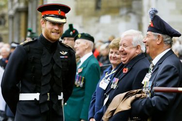 Le prince Harry devant Westminster Abbey à Londres, le 5 novembre 2015