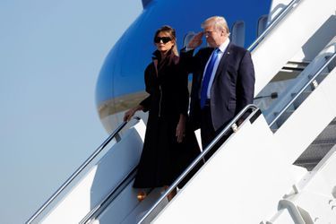 Melania et Donald Trump en route pour Séoul, le 7 novembre 2017.