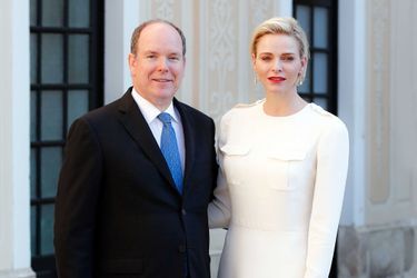 Le prince Albert II de Monaco et son épouse la princesse Charlène au Palais de Monaco, le 17 juin 2015