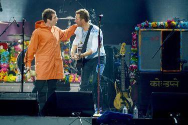 Liam Gallagher et Chris Martin dimanche au concert à Manchester. 