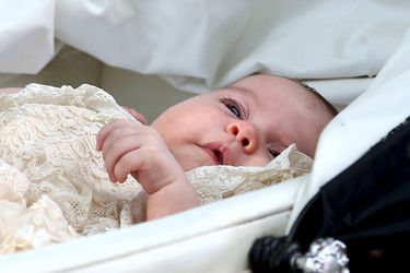 La princesse Charlotte le jour de son baptême, dimanche 5 juillet 2015.