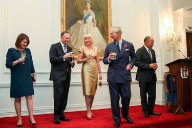 Le prince Charles avec John Key et Jerry et Janine Mateparae à Wellington, le 4 novembre 2015