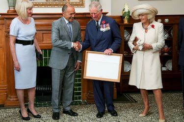 Le prince Charles et la duchesse de Cornouailles Camilla avec Jerry et Janine Mateparae à Wellington, le 4 novembre 2015