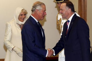 Le prince Charles et la duchesse de Cornouailles Camilla avec John Key à Wellington, le 4 novembre 2015