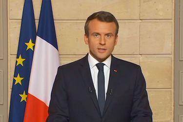Emmanuel Macron dans la vidéo diffusée après l&#039;annonce du retrait de l&#039;accord de Paris par Donald Trump.