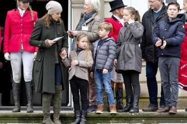La princesse Mary de Danemark et ses enfants à Klampenborg, le 5 novembre 2017