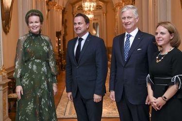 La reine Mathilde et le roi des Belges Philippe avec le Premier ministre Xavier Bettel à Luxembourg, le 15 octobre 2019