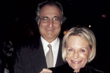 New York, décembre 2000. Bernard et Ruth Madoff avant une réception pour les vacances de Noël.