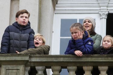 La princesse Mary de Danemark avec ses enfants à Dyrehaven, le 1er novembre 2015
